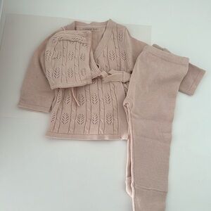 Brand New - Elegant Baby Newborn Set